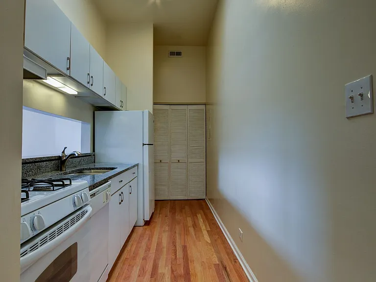 3257 N Sheffield Ave #306 — Photo 6