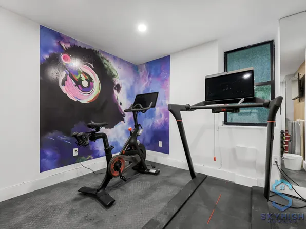 16 Howard Avenue image 22 of 26