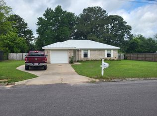 176 Ashley Dr, Ozark, AL 36360