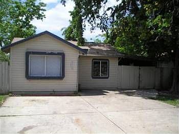 1st image of 2407 Empress St