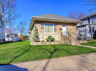 18308 Burnham Ave, Lansing, IL 60438