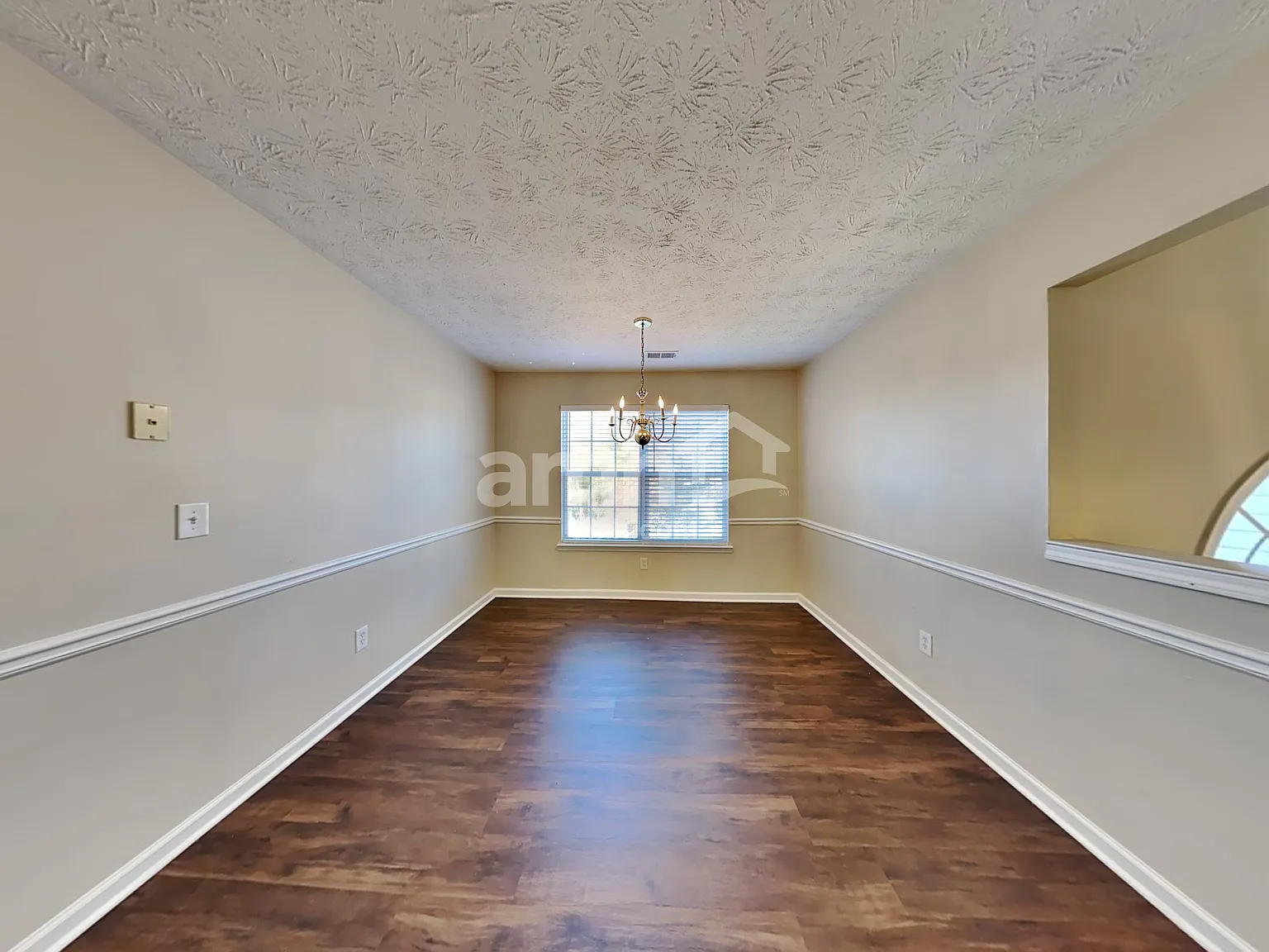 4 bed, 3.0 bath, 1497 sqft, $2,065 — Photo 4