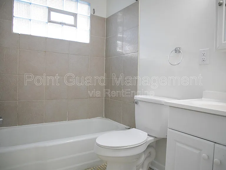 4916 California St — Photo 19