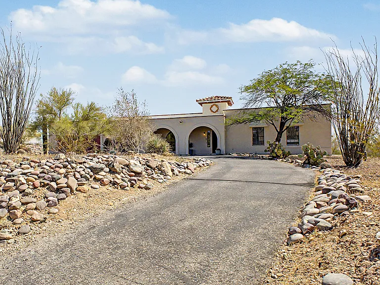 4650 N Paseo De Los Cerritos — Photo 1