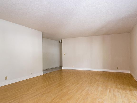4th image of 958 Kiely Blvd