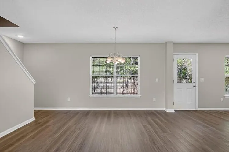 1016 Deerberry Rd — Photo 9