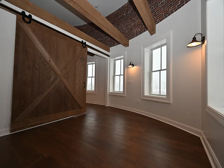 10 S Main St #4 — Photo 9