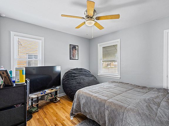 5th image of 651 Sibley Blvd