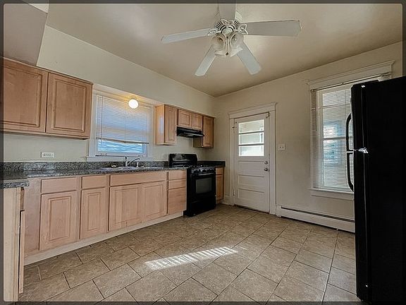 3rd image of 653 E 154th St