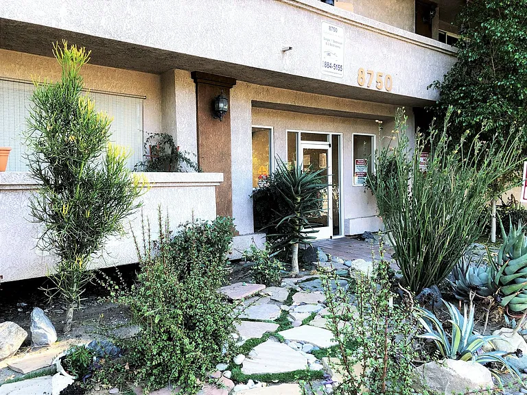 8750 Topanga Canyon Blvd #6 — Photo 3