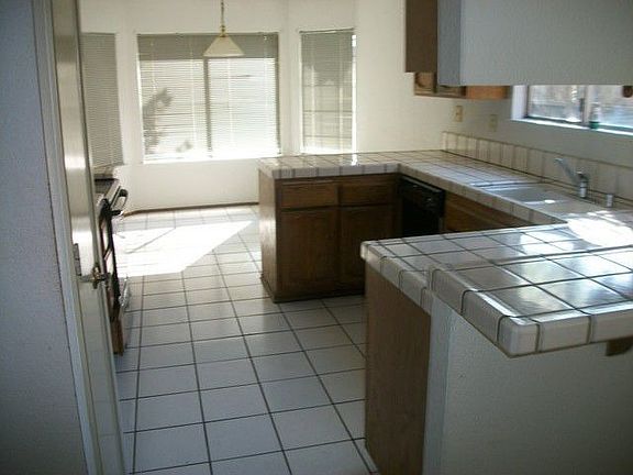 4th image of 8109 Phinney Dr