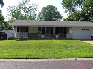 2367 Vorhof Dr, Saint Louis, MO 63136