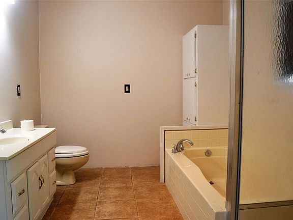 3rd image of 2211 Yancey Ave