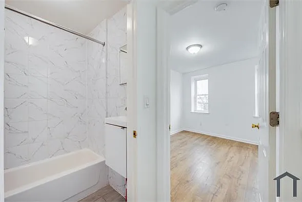 4614 Josephine St — Photo 14