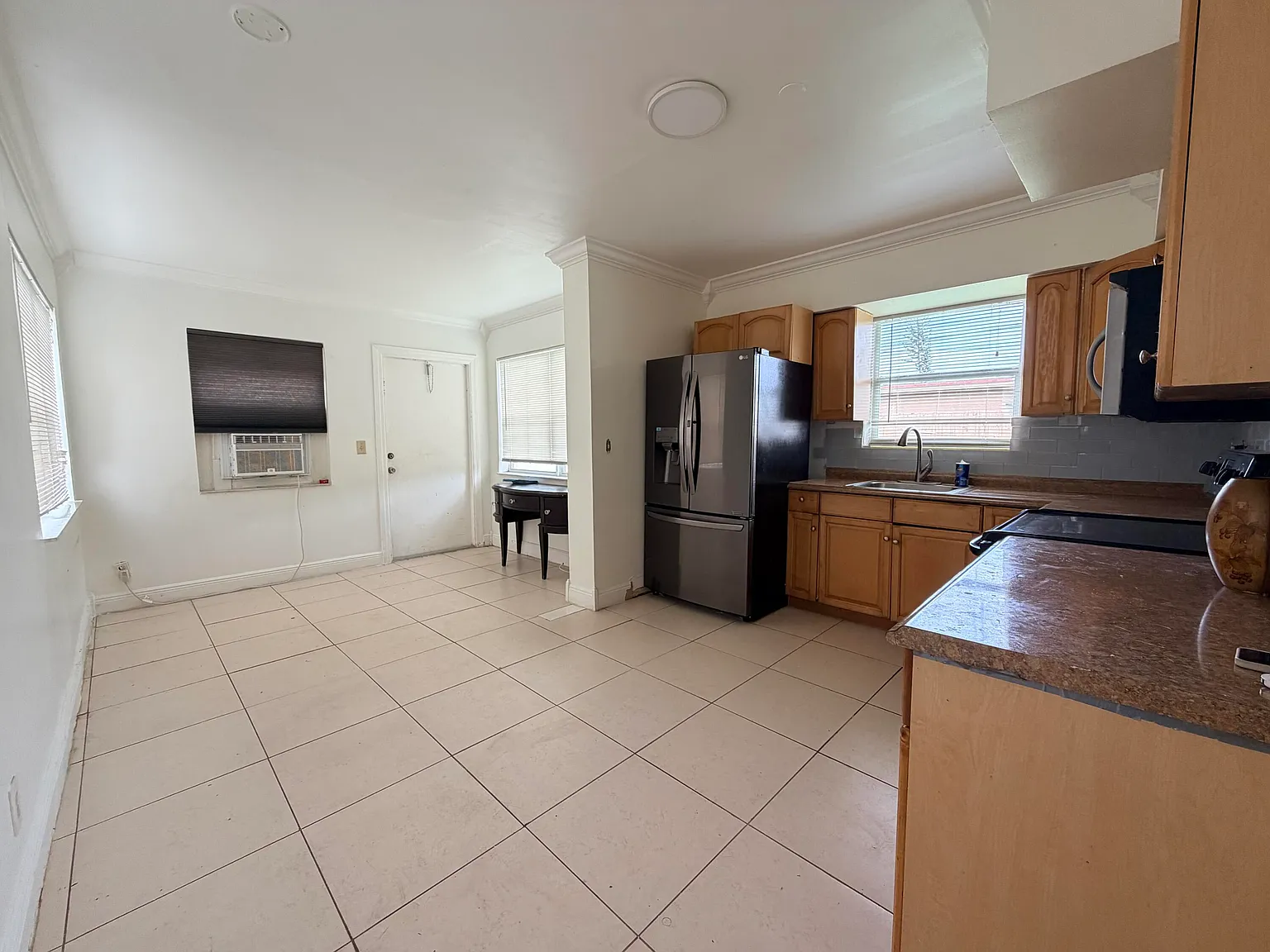 1 bed, 1.0 bath, 2041 sqft, $1,550 — Photo 3