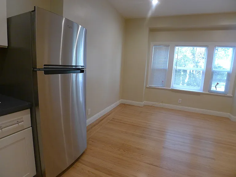 3105-3107 Telegraph — Photo 7