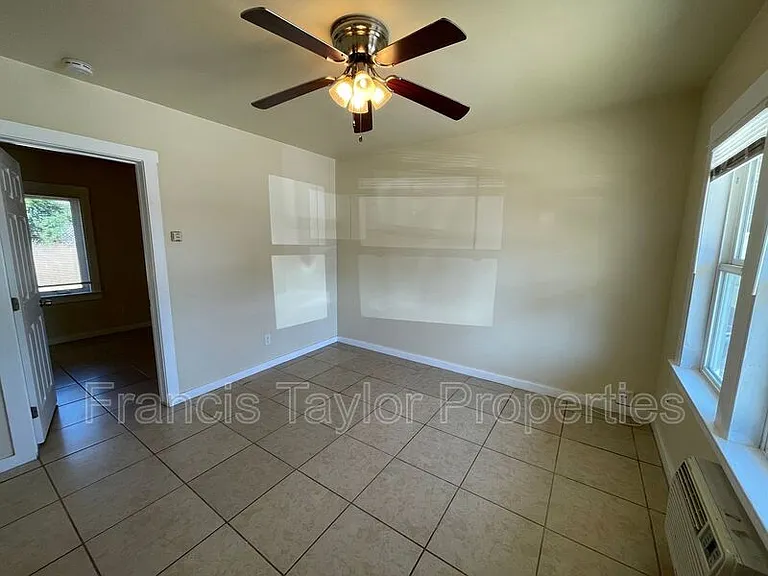 1214 S Escondido Blvd #6 — Photo 2