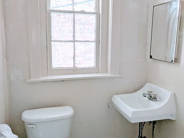 1128 W. Grace St.* — Photo 15