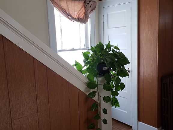 Entry/stairs/coat closet