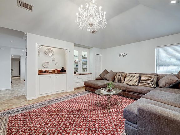 4th image of 10211 Sugar Hill Dr