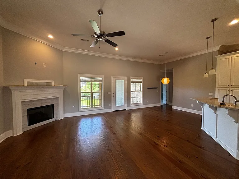 310 Candlewood Ct — Photo 6