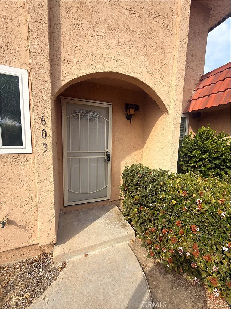 2 bed, 1.5 bath, 1068 sqft, $3,400 — Photo 2