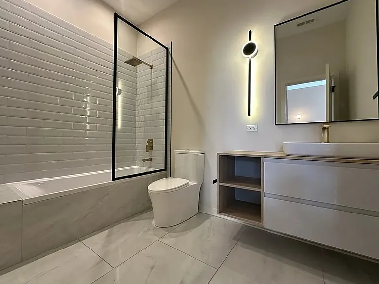 3209 N Narragansett Ave #406 — Photo 9