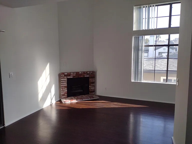 4343 Mammoth Ave #8 — Photo 2