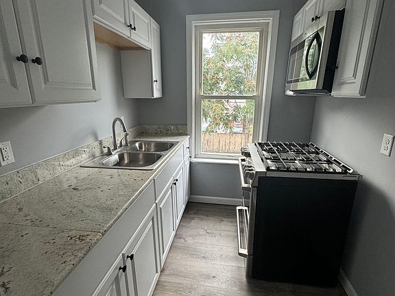 3rd image of 134 Englewood Ave Floor 2