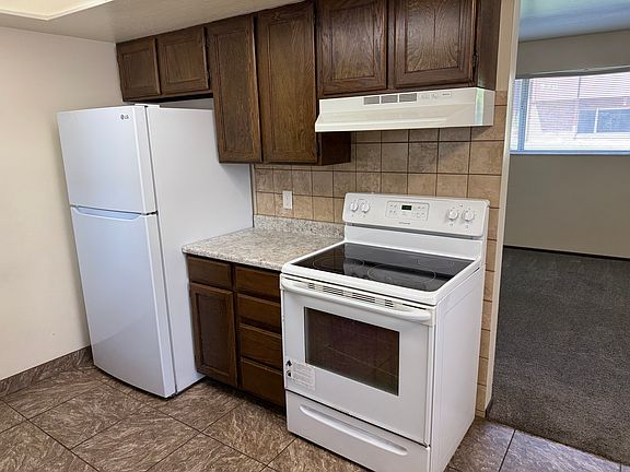 4th image of 516 E Leona Ln