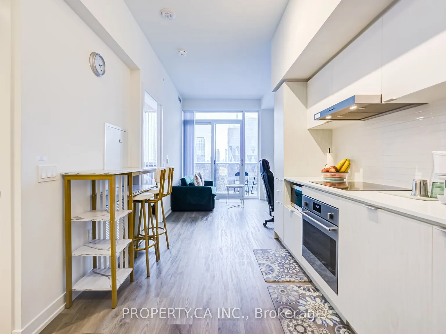 Sugar Wharf Condos — Photo 3