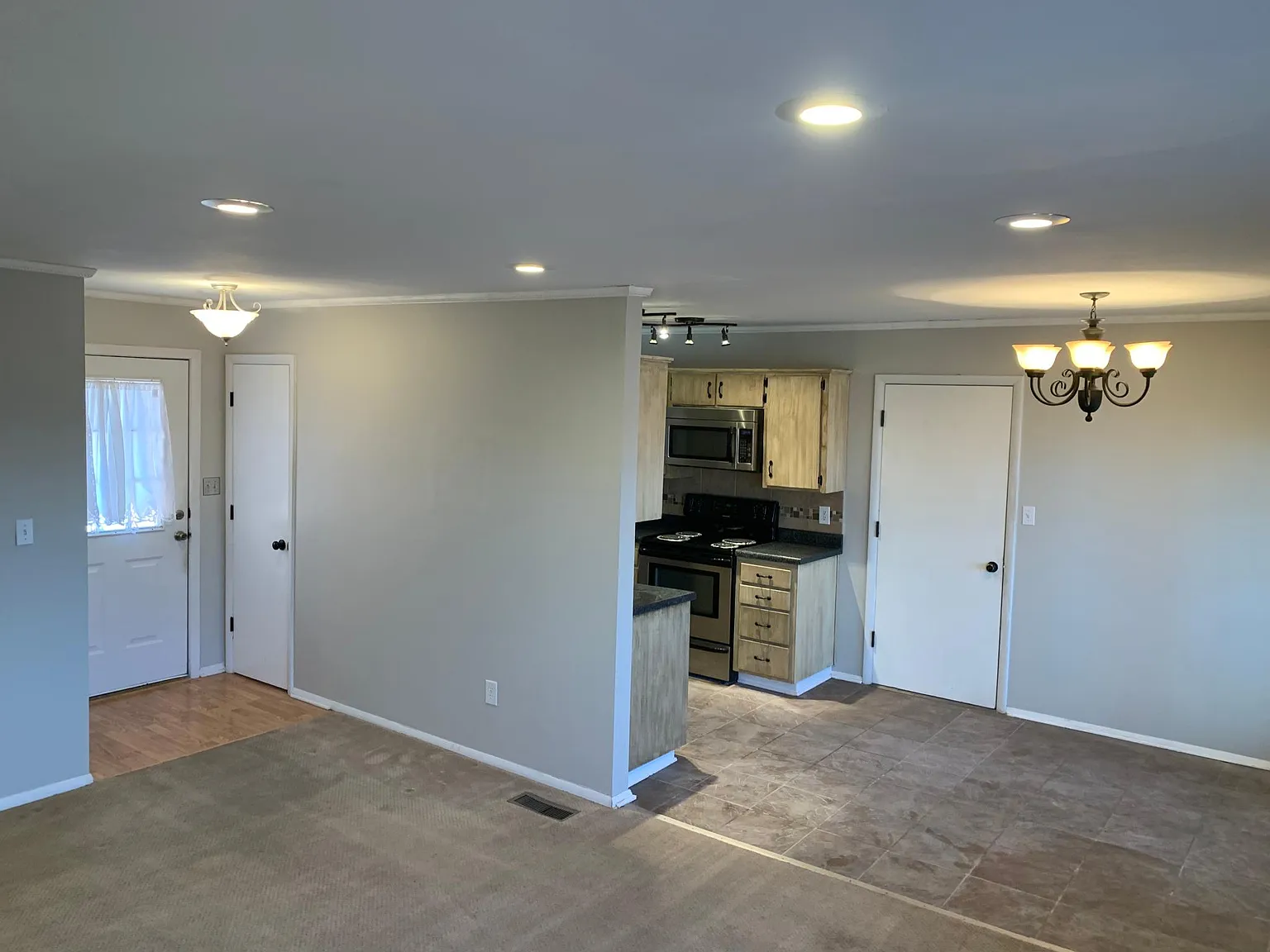 356 W Wren Circle — Photo 4