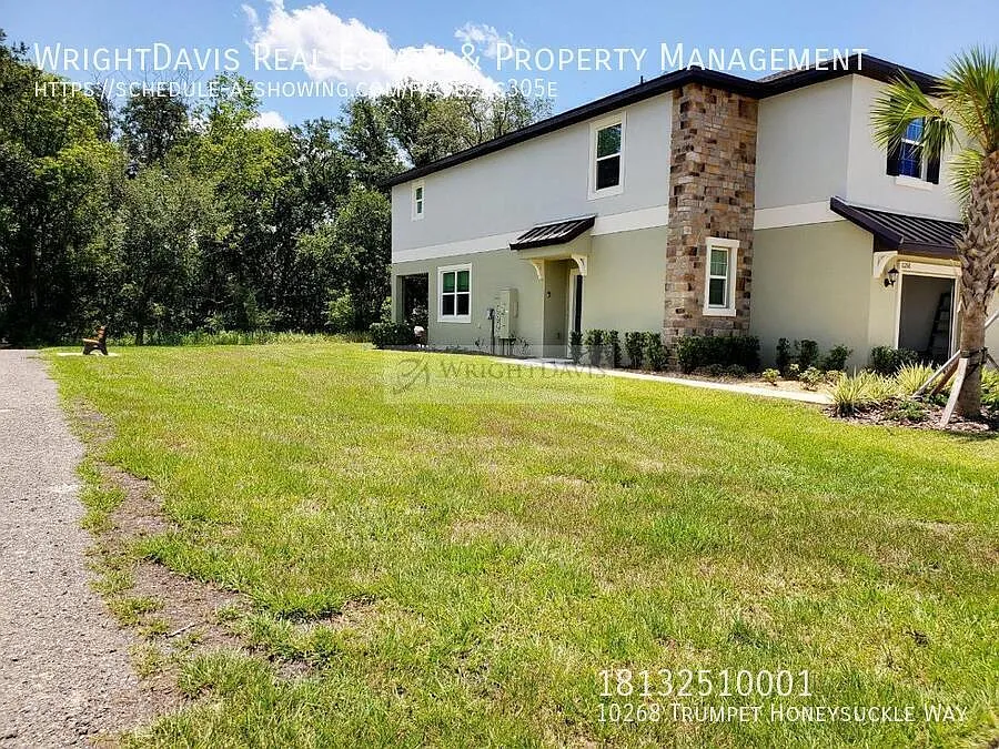 Inviting 3/2 Townhome In Lagoon Community — Photo 3