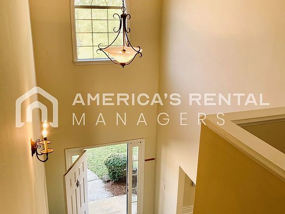 3rd image of 253 Bentmoor Ln