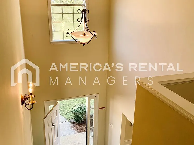 253 Bentmoor Ln — Photo 2