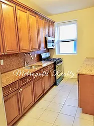 Rented by Metropolis International Realty Inc.