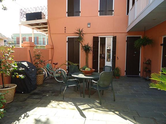 3rd image of 804 Spain St