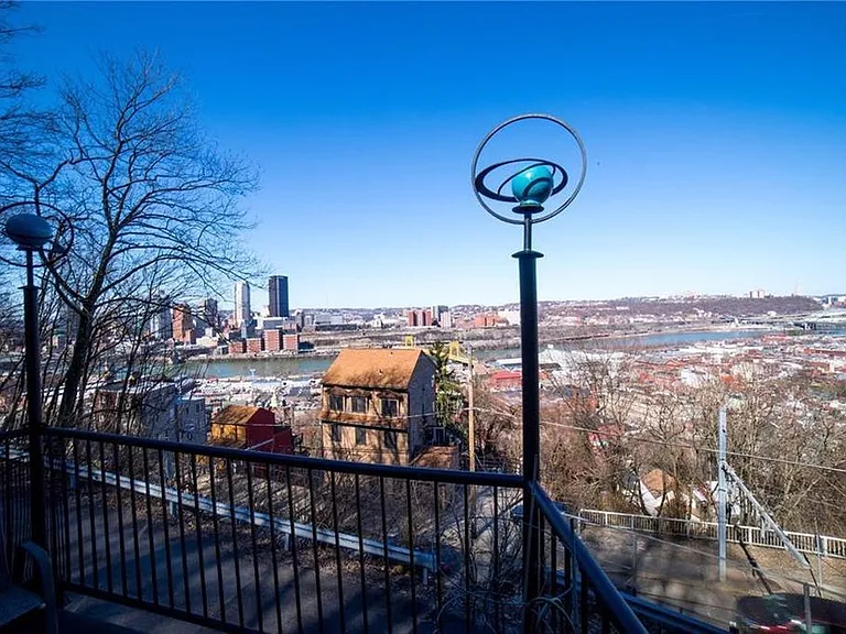 31 Roanoke St — Photo 13