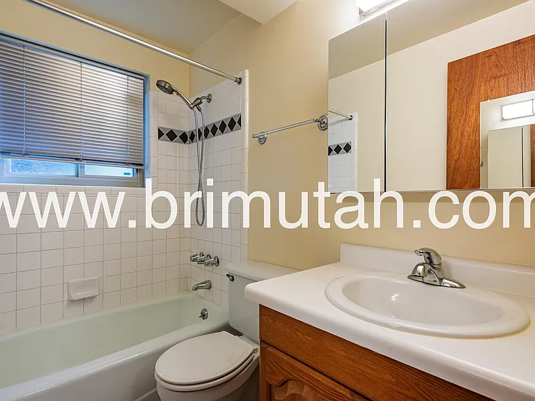 952 E Princeton Ave #D — Photo 12