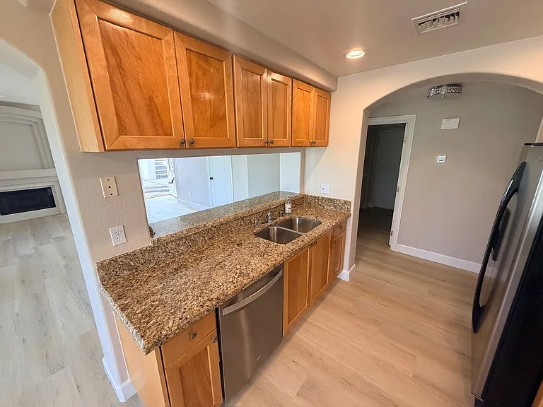 7605 Rolling View Dr #101 — Photo 10