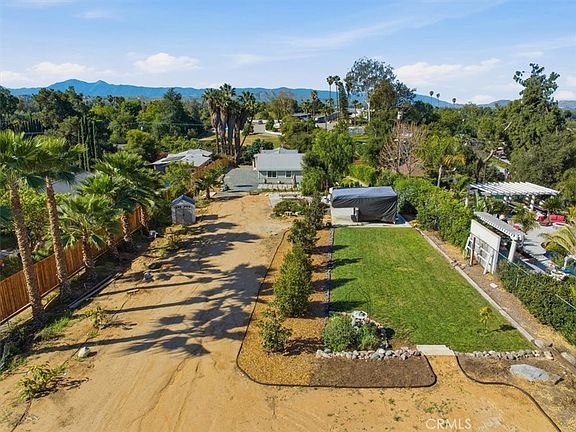 4th image of 2317 Grace St