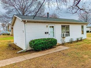 117 W 2nd St, Roxana, IL 62084