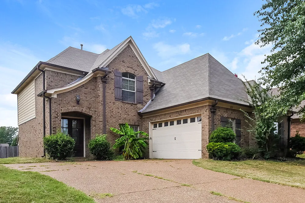 4 bed, 2.5 bath, 2476 sqft, $2,345 — Photo 4