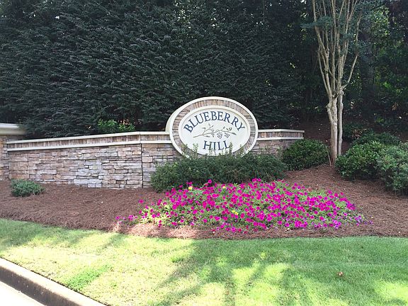 2nd image of 100 Denham Sq