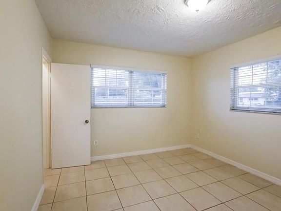 4th image of 14703 NE 7th Ct