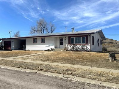 1011 F St, Edgemont, SD, 57735