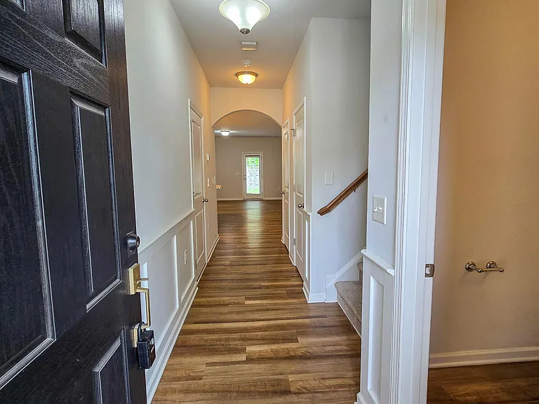 6137 Beale Loop — Photo 3