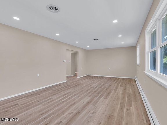 3rd image of 26 Port Royal Drive