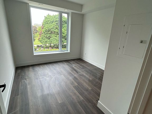 4th image of 103 Roger St #208