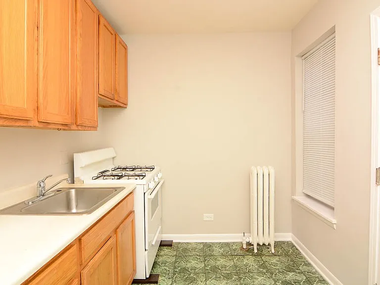 5736 N Winthrop Ave #413 — Photo 3